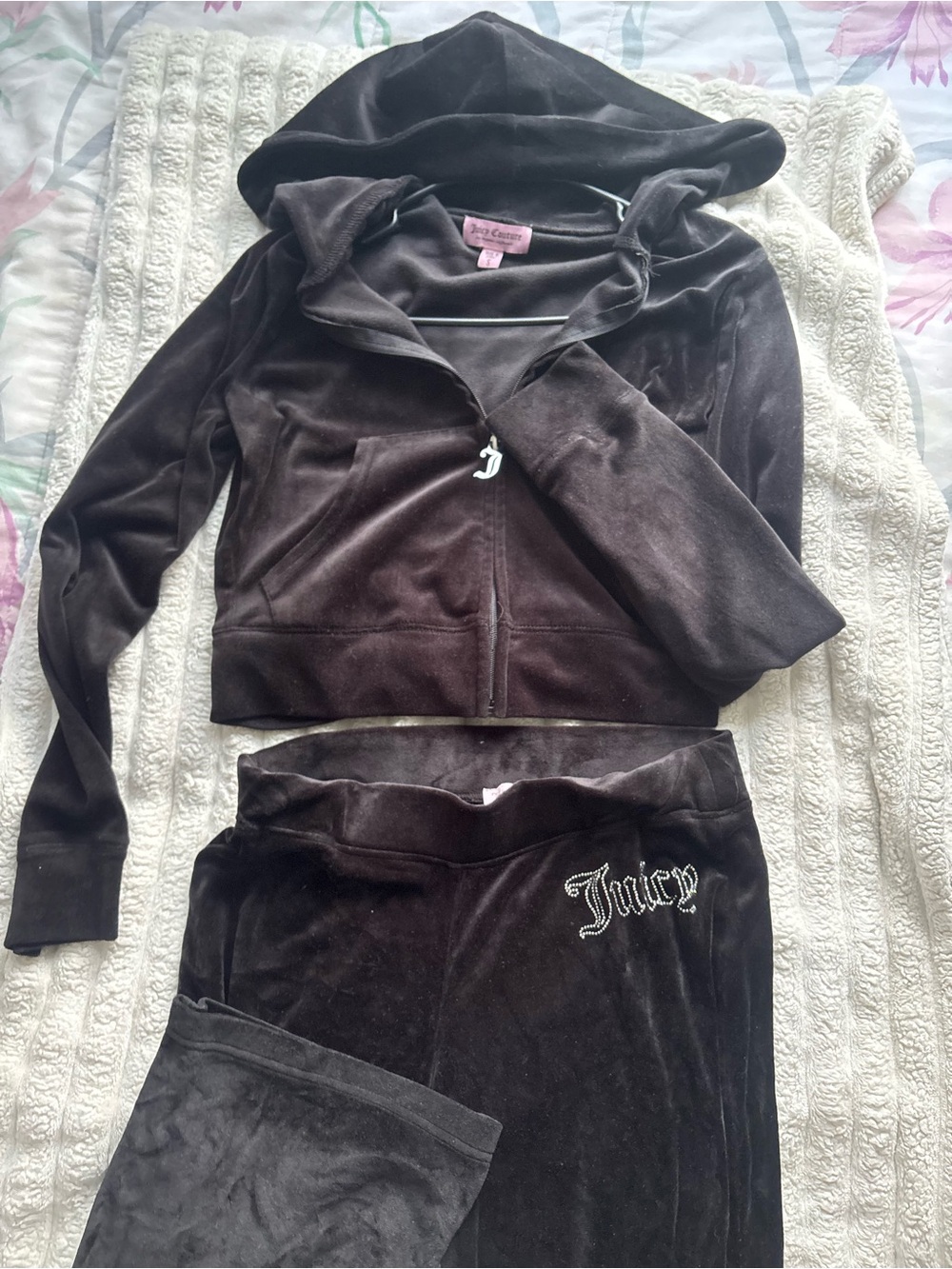 Juicy Couture Black Soarkly Two-Piece Set with Rhinestone Logo - Picture 2 of 4